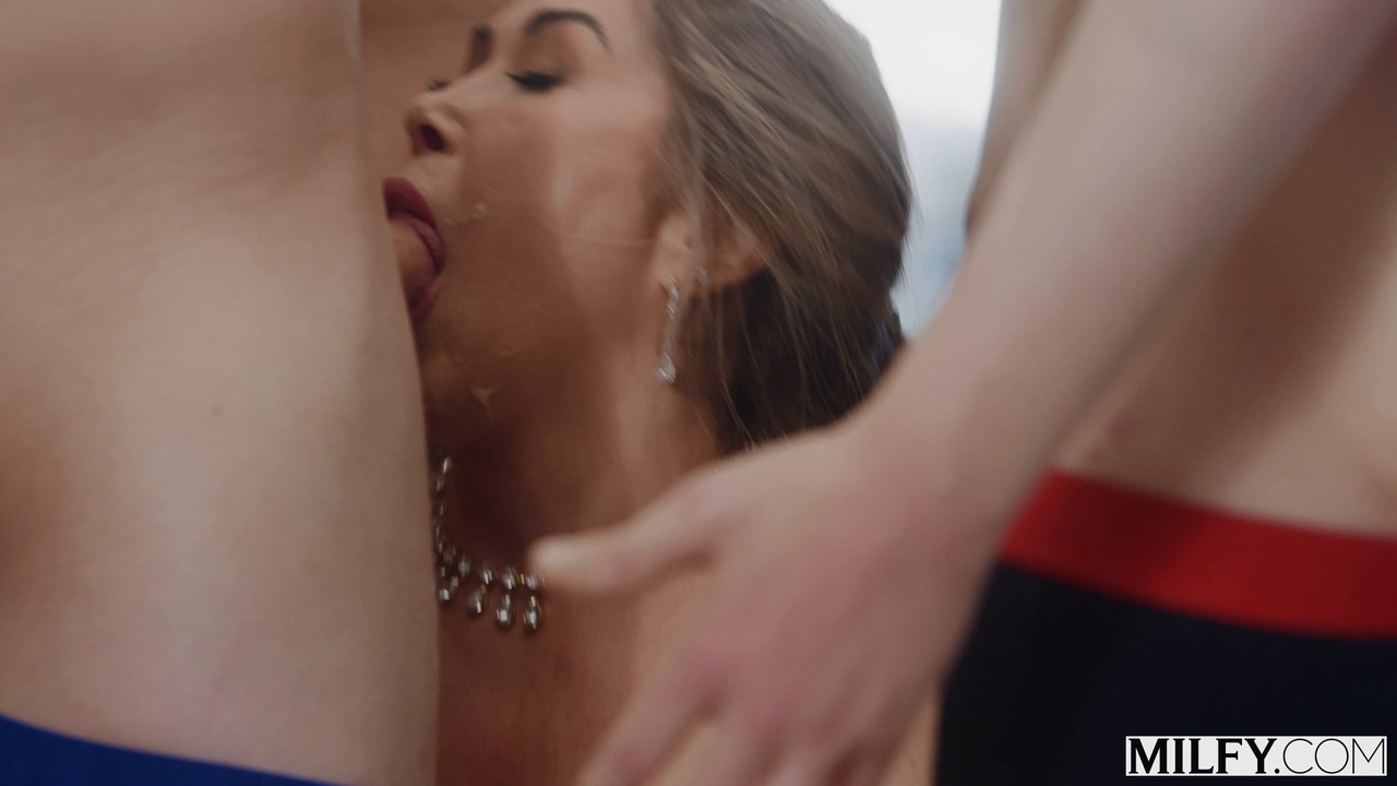 Kianna Dior - Cock Hungry Curvy Goddess Kianna Gets Blowbanged - MILFY.mp4.0011