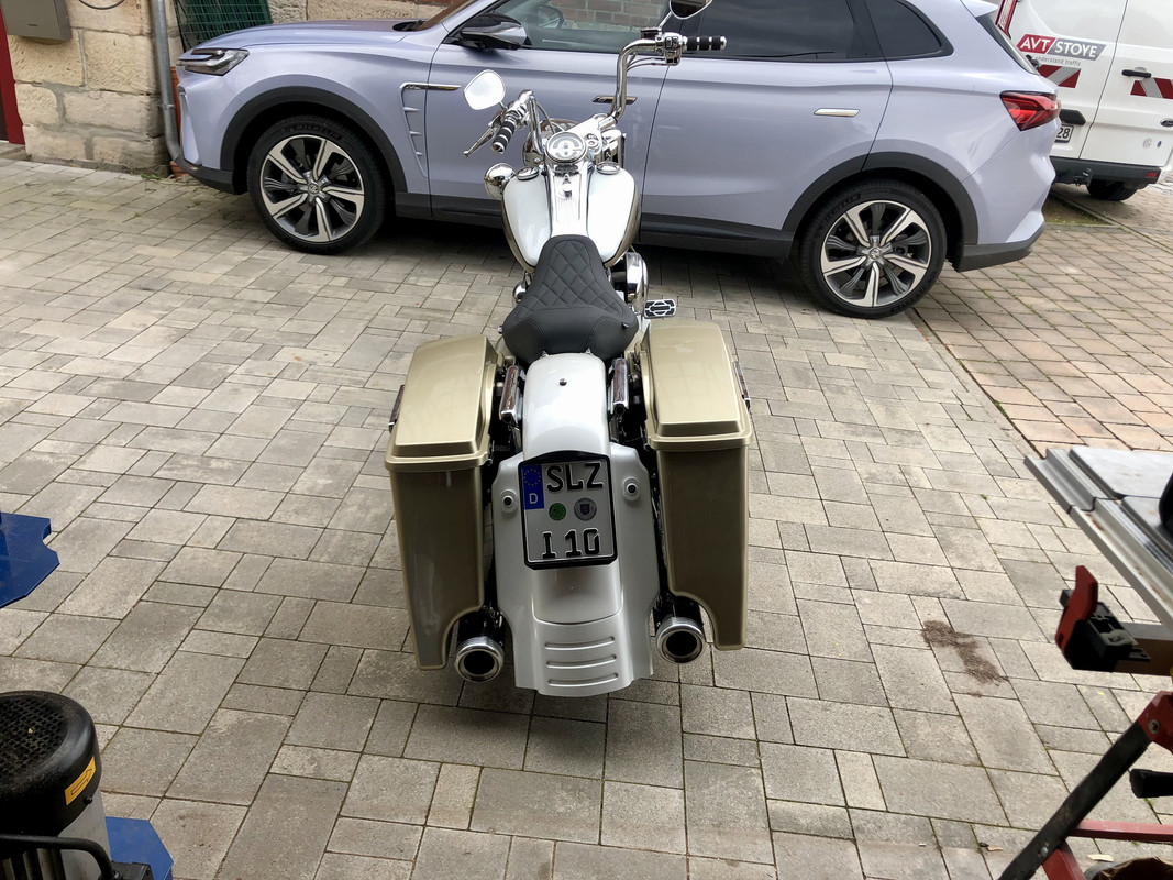 15D81DE7-CCFF-43A0-A1B2-5A45983DD330_1_201_a