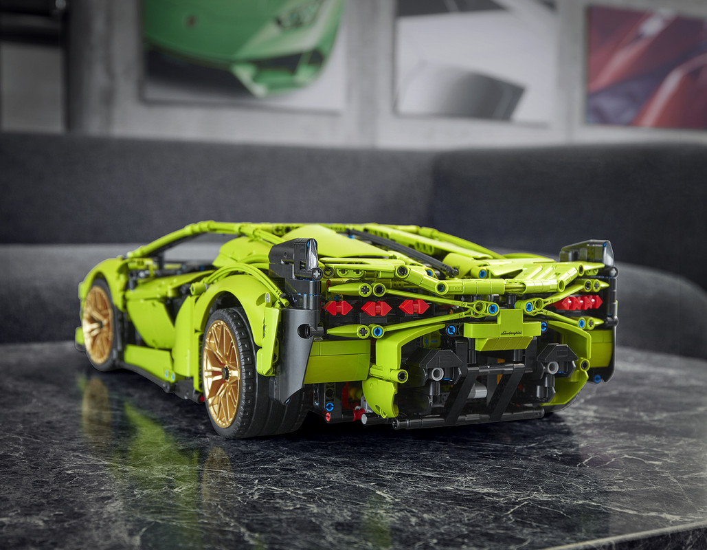 Lego_Technic_LamborghiniSian