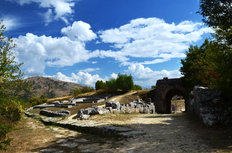 YACIMIENTO ARQUEOLOGICO DE ALBA FUCENS-15-9-2023 - Italia y sus pueblos-2018/2019/2023 (11)
