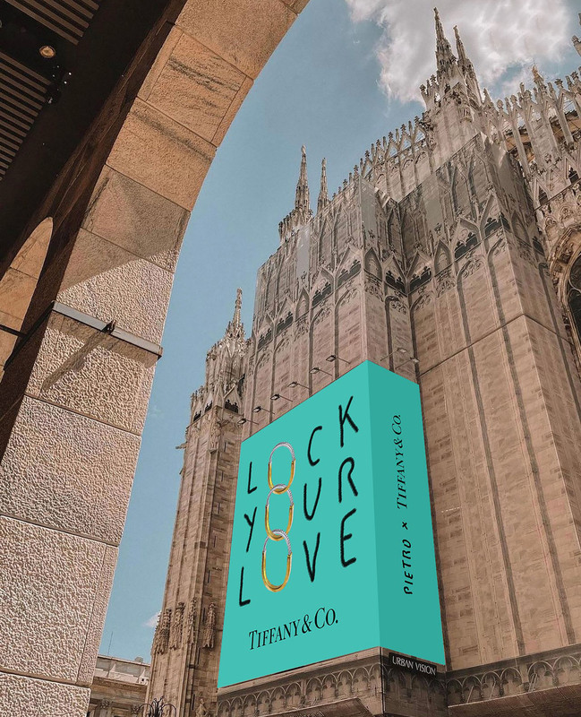 Tiffany x Pietro Terzini: a Milano Piazza Duomo si tinge di Tiffany Blue