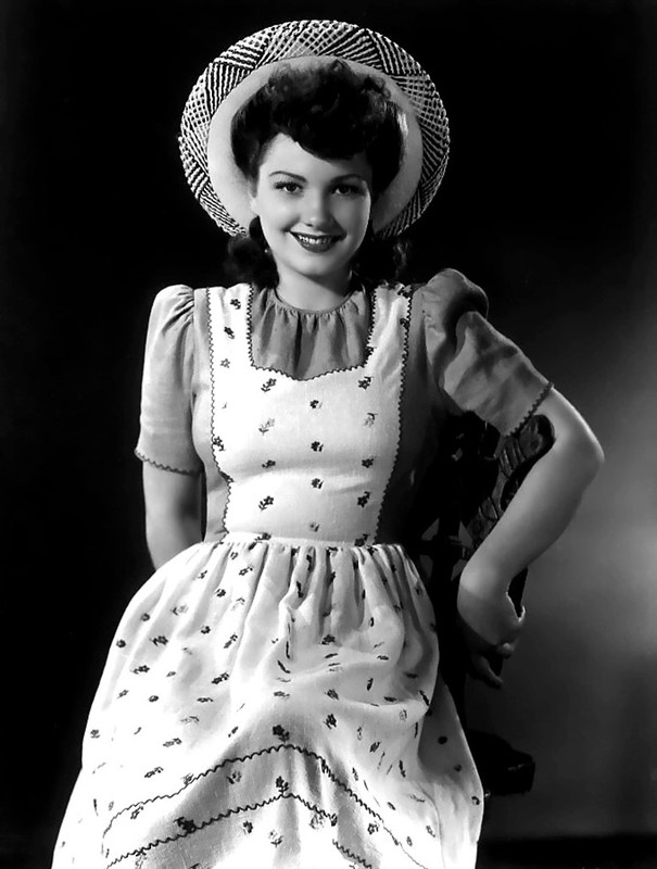Anne_Baxter_a02