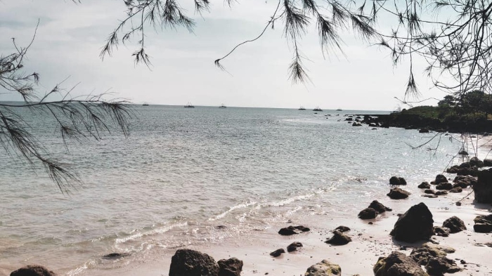 Pesona keindahan Pantai Bugel Camara, tempat wisata di Pandeglang, Banten, yang lagi viral di media sosial.