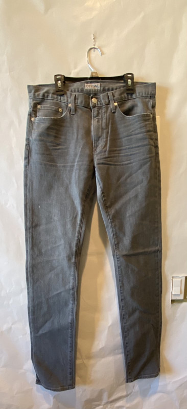 S.M.N FINN IN DARK KNIGHT JEANS MENS 31 M102