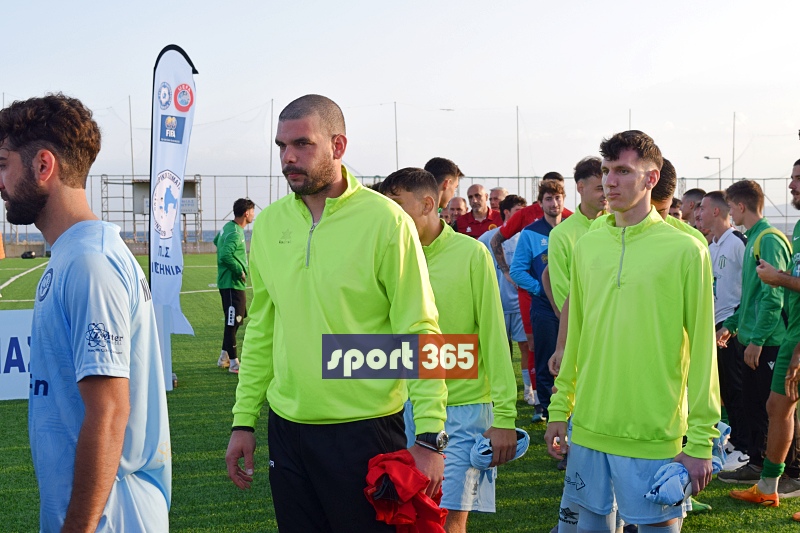 , &Tau;&omicron; &phi;&omega;&tau;&omicron;&rho;&epsilon;&pi;&omicron;&rho;&tau;ά&zeta; &tau;&omicron;&upsilon; &tau;&epsilon;&lambda;&iota;&kappa;&omicron;ύ &Epsilon;&rho;ά&nu;&eta;-&Pi;&alpha;&nu;&theta;&omicron;&upsilon;&rho;&iota;&alpha;&kappa;ό&sigmaf; (&phi;&omega;&tau;&omicron;)