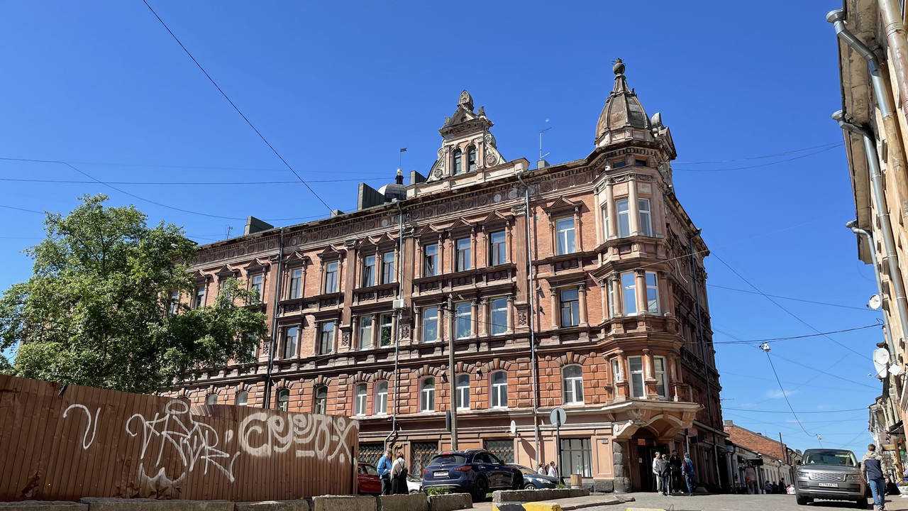 0886C727-8F30-47C4-AB96-9447B4A904A0