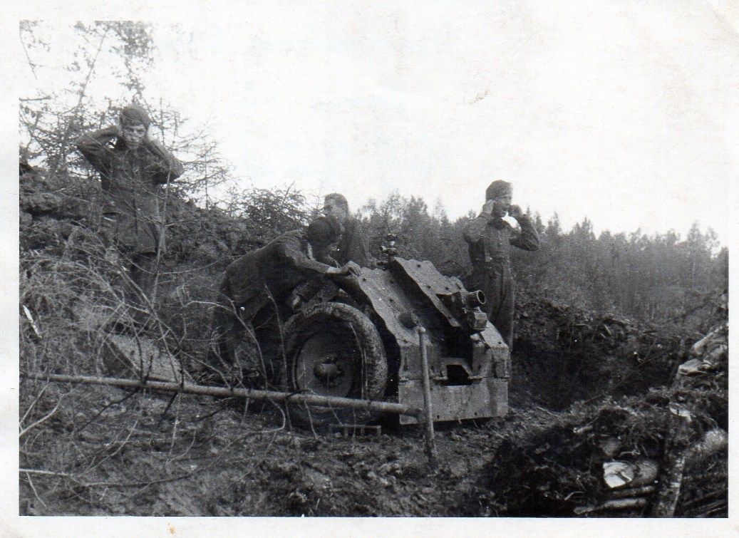 Orig Fotos Deutsche Leichte Geschütz im Einsatz3