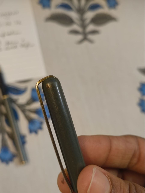 Elysee - cap showing brassing