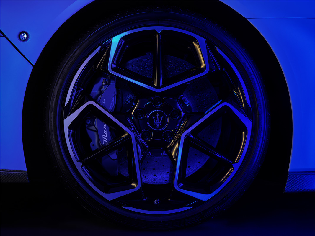 24_Maserati_MC20