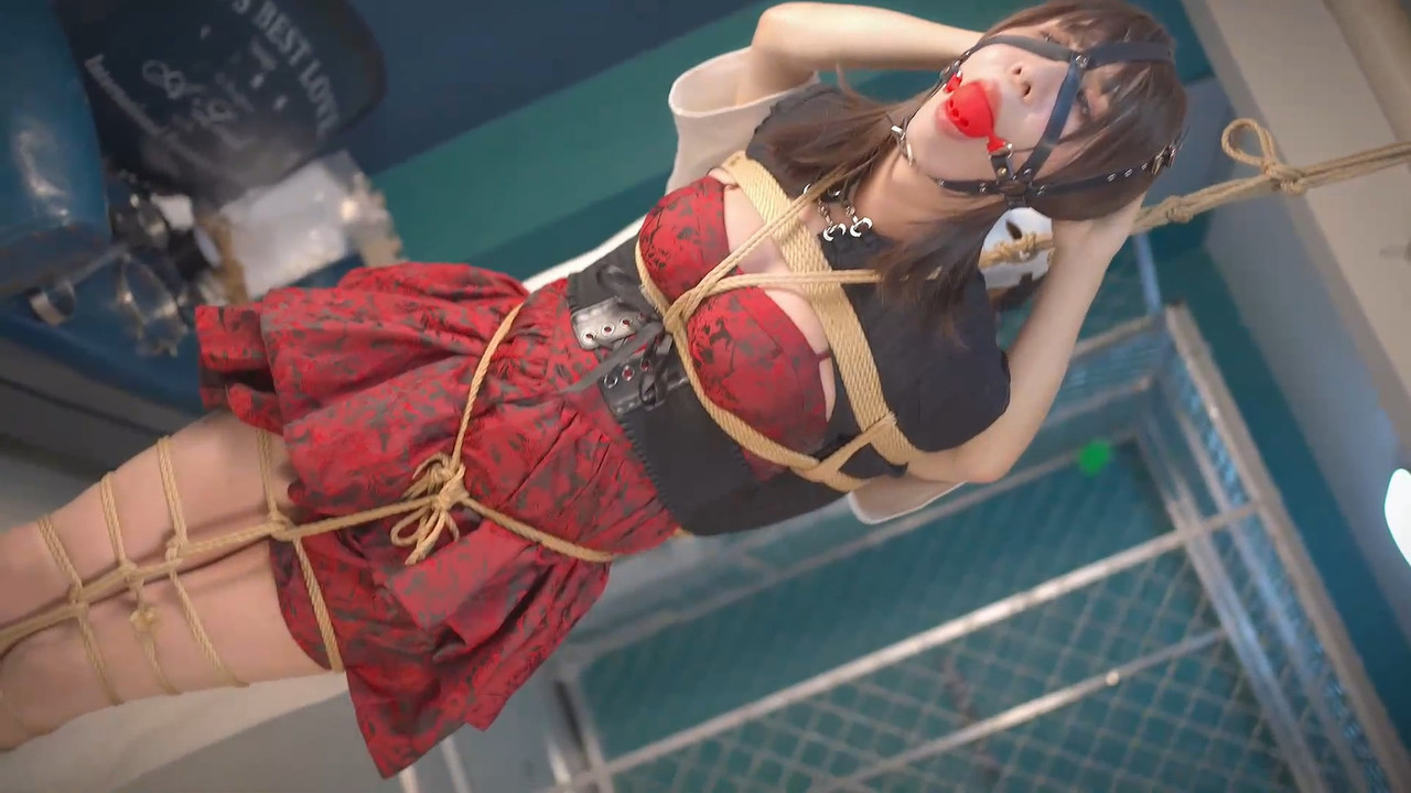 面具男 甜美性感伪娘沫沫直臂交叉腿罚站M字开腿紧缚榨干.mp4_20240118_185229.679