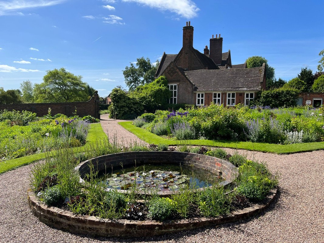 Winterbourne-House-and-Garden