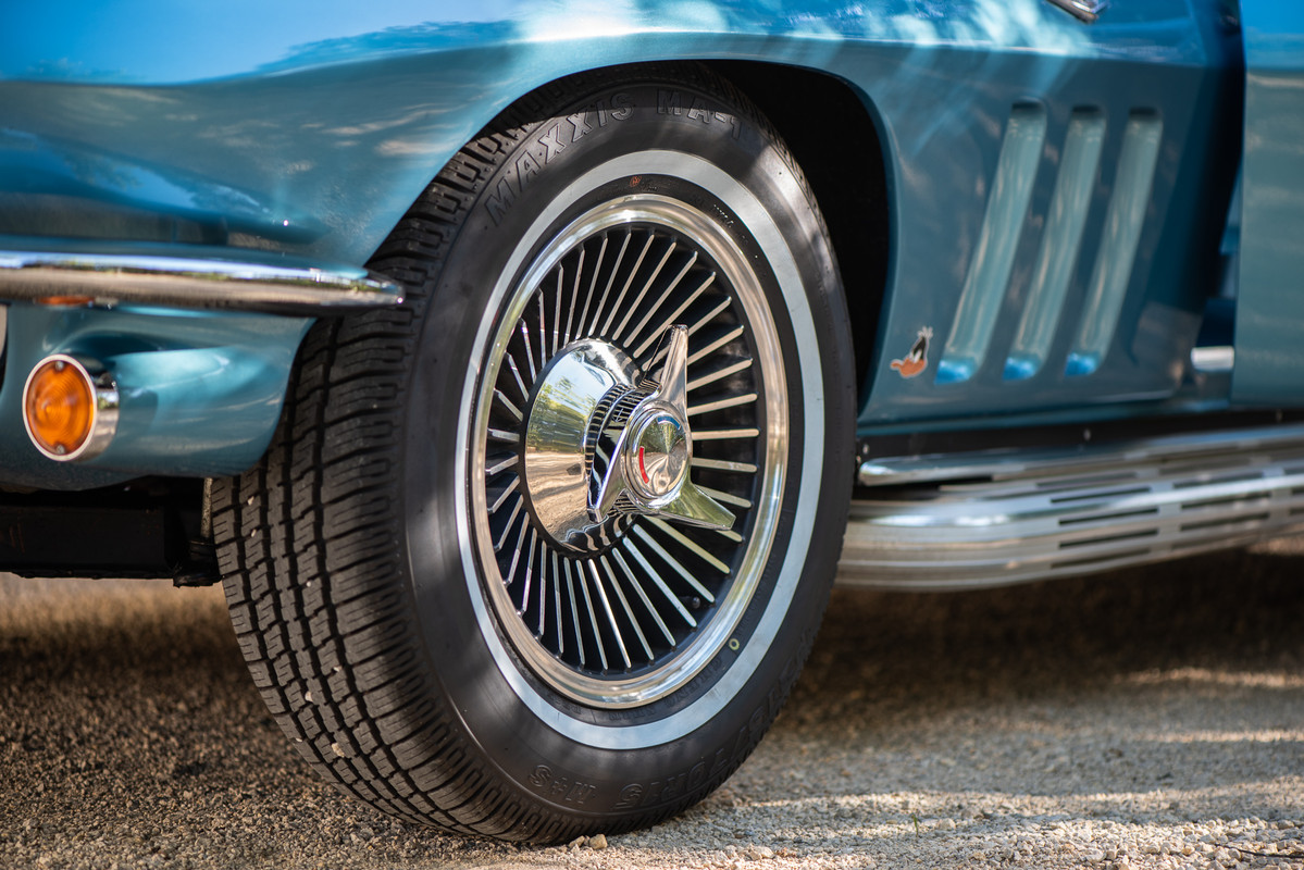 Corvette C2 1965 dans le détail, chaque détail a son importance sur une C2 :) DSC-7074