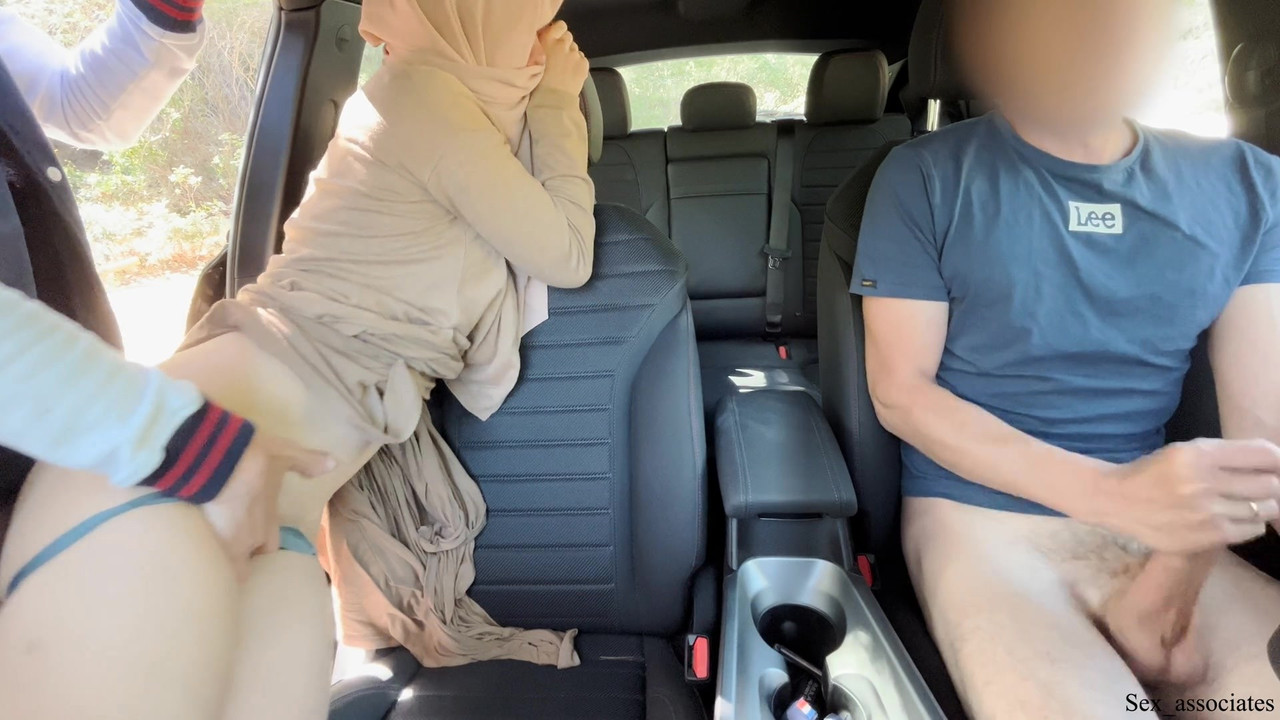 [Image: My-Muslim-Hijab-Wifes-First-Dogging-in-P...t1080p.jpg]