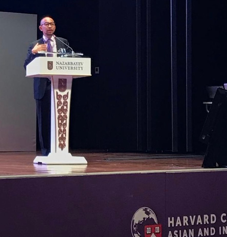 Muhammad Chatib Basri saat memberikan keynote speech dan menjadi panelis di Harvard College Project on Asian and International Relations conference di Nazarbayev University, Nur-Sultan, Khazasktan.
