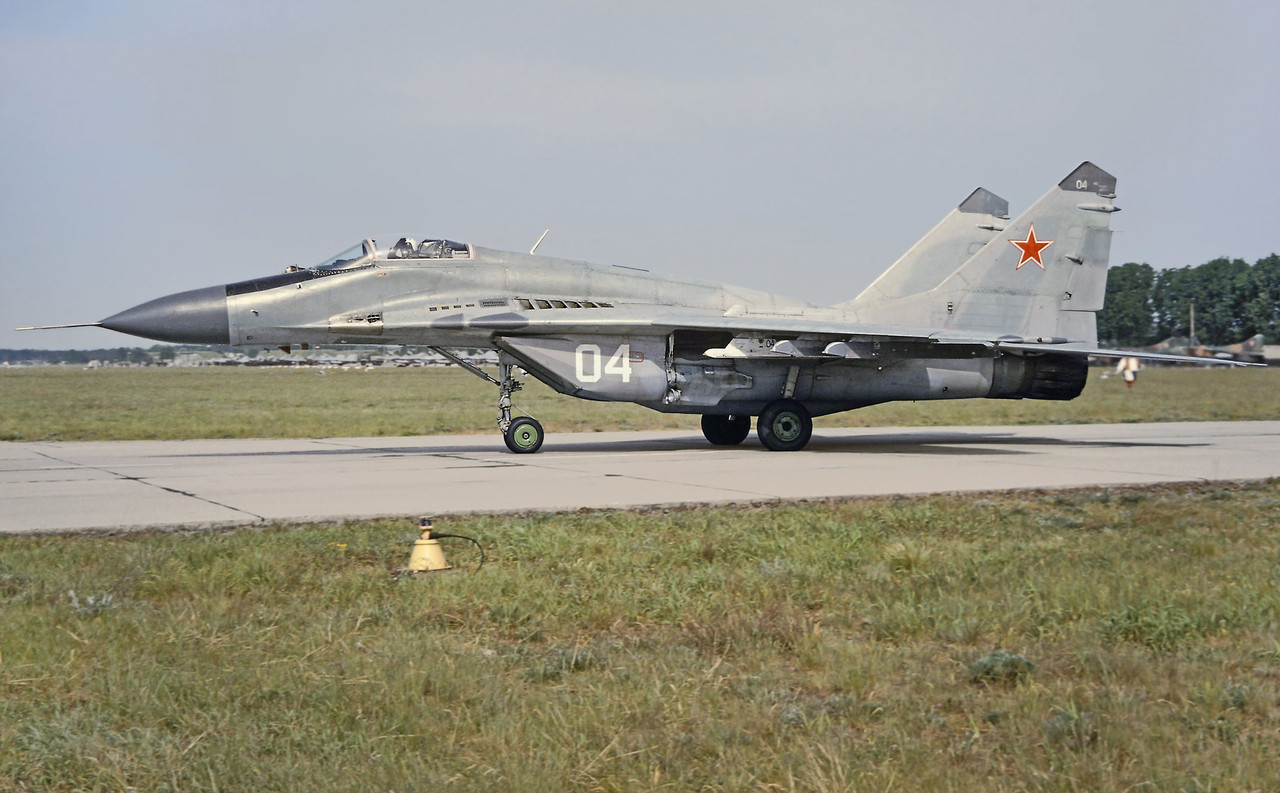 787. IAP, Mig-29 04 white (2)