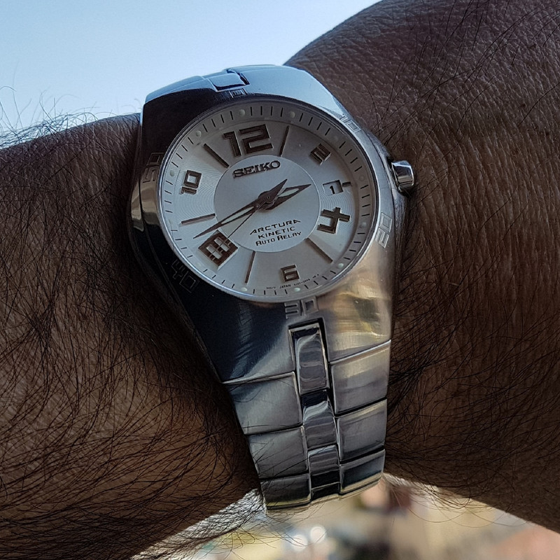 Seiko Kinetic Arctura SNG041P1 (2)