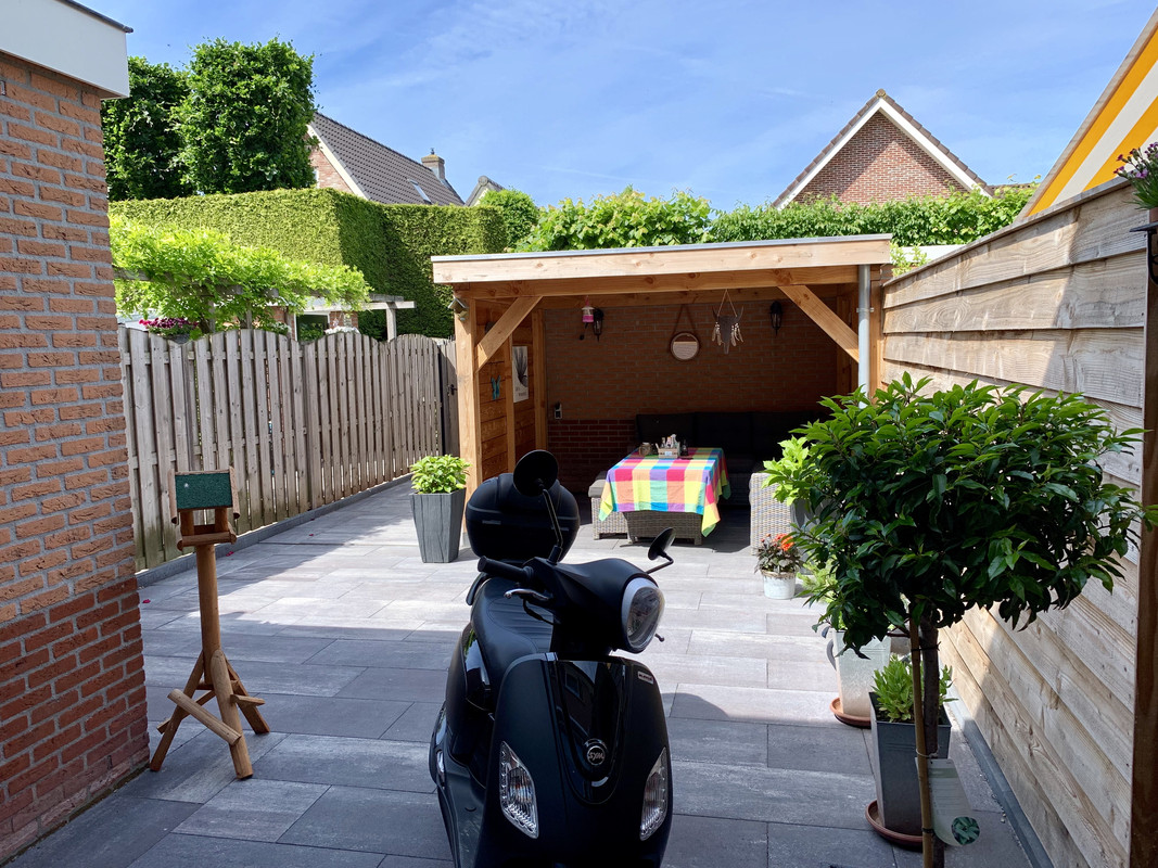 B592112C-1384-4A3F-BED6-A007E70A3731