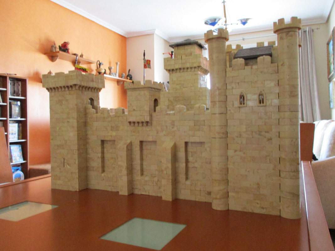 Castillo de Ardor -  Fachada lateral izquierda 0
