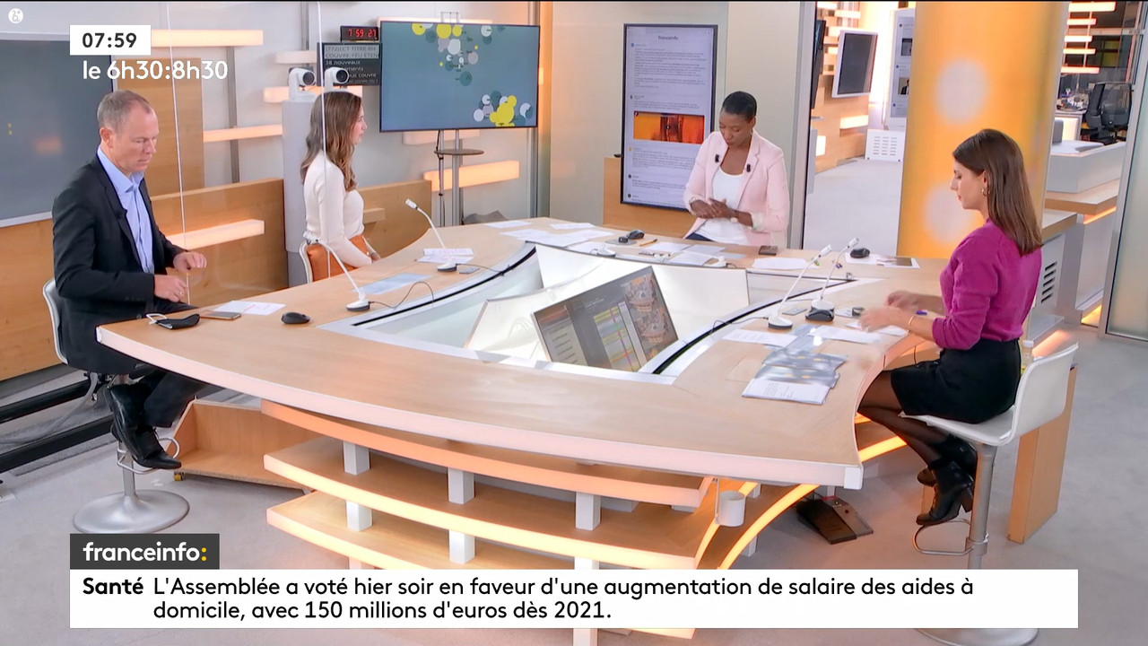 10.23 - 05.29.00 - 9h30. Entre JT, chroniques, invités et revues de p....ts_snapshot_01.36.38.569