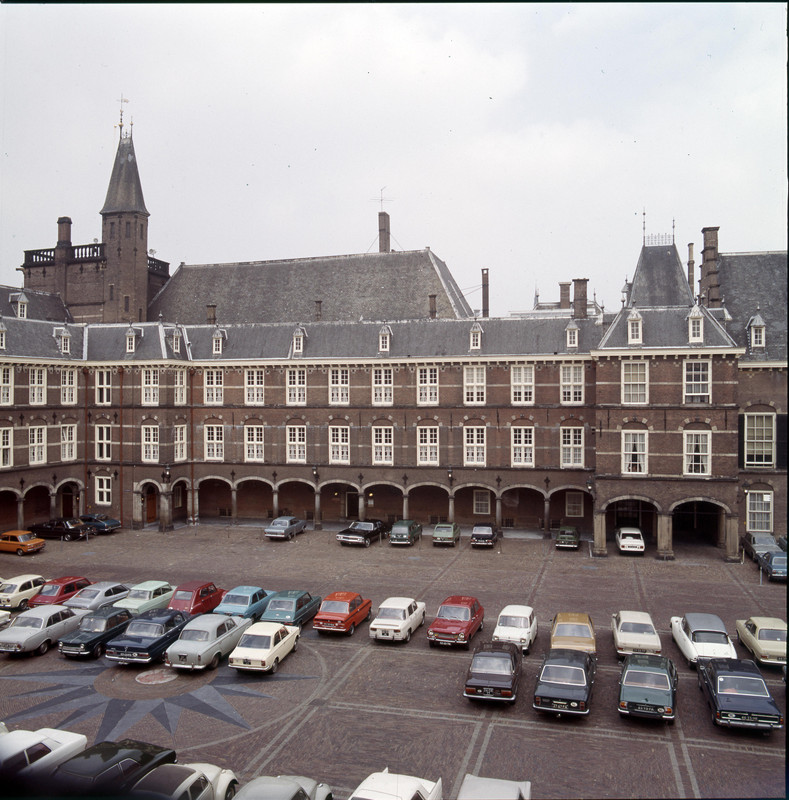 Binnenhof-jaren-70-02.jpg
