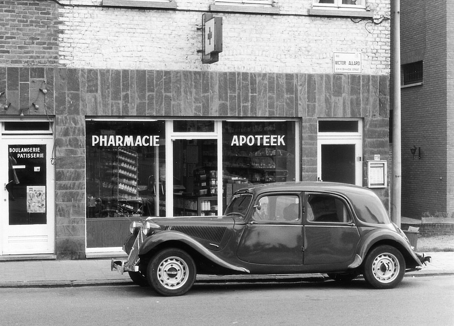Devant pharmacie-pf-NB