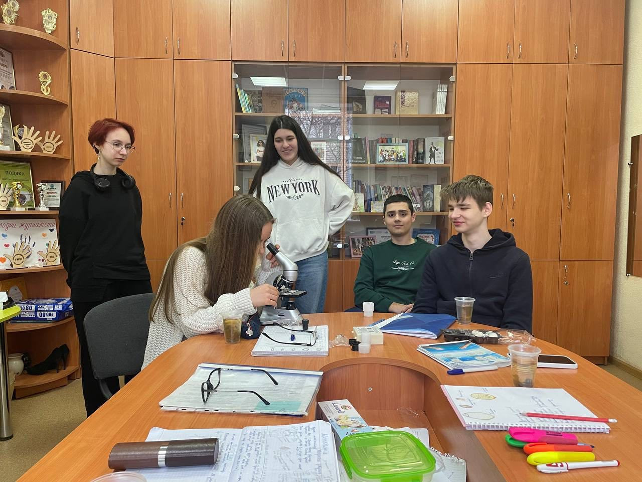 Робота з мікроскопом