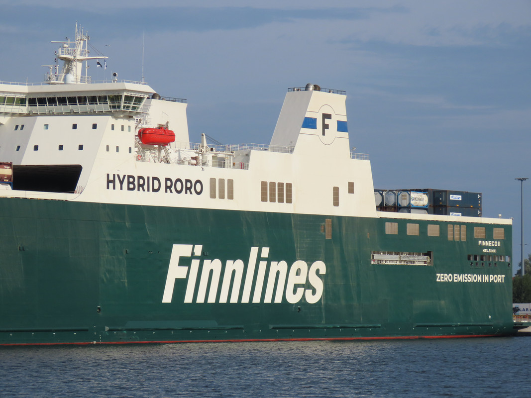 D4819601-4928-40B9-846E-64D3698A2EDD