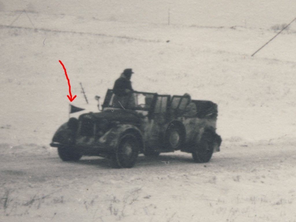 Foto Russland - Wehrmacht Kübelwagen mit STANDER