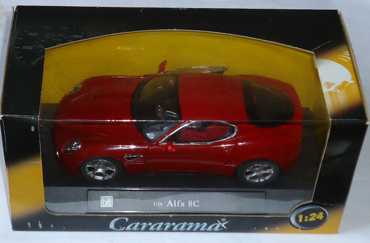 Alfa-Romeo-8C Competizione коробка