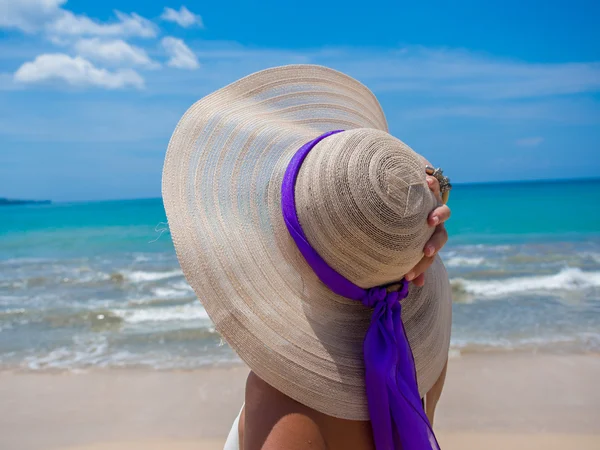 depositphotos-84732384-stock-photo-back-view-of-long-haired.webp