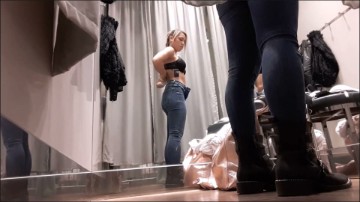 [Image: Voyeur11355090357.jpg]