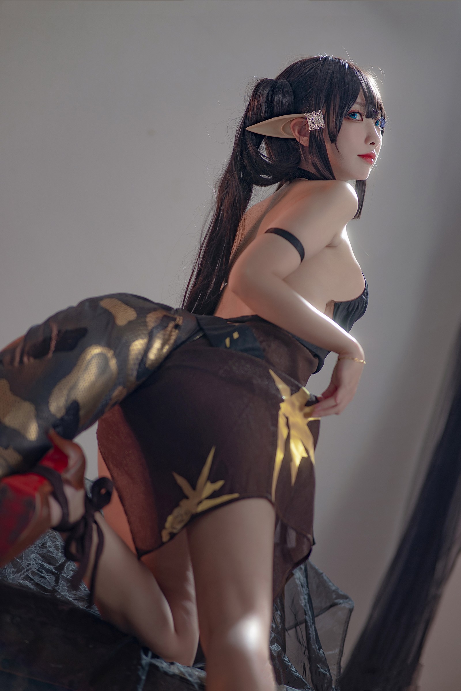 宮本桜 森蚺 同人 Cosplay 写真合集|重装干员主题(26P|298MB)