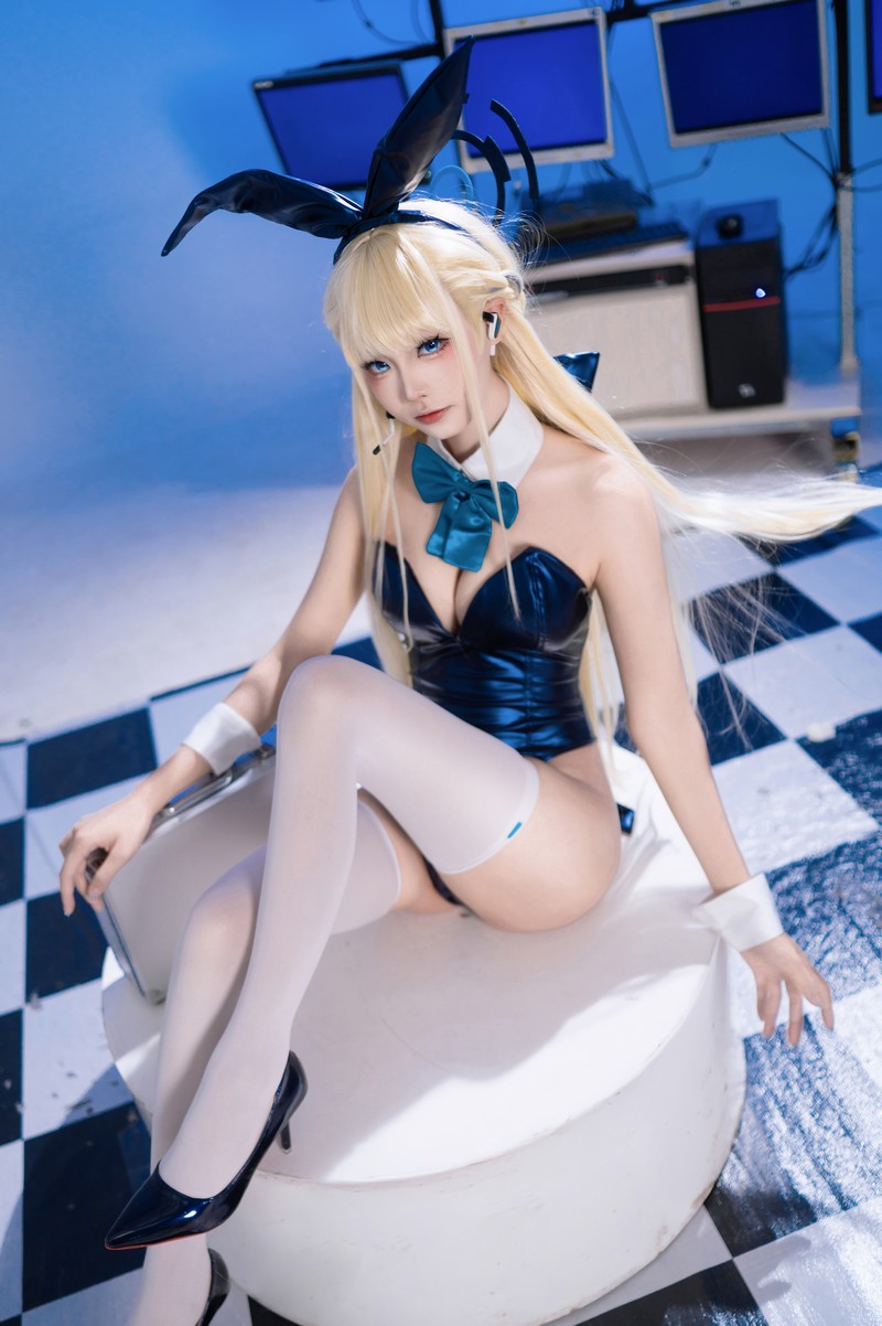 艾西Aiwest 小时兔女郎Cosplay写真图集 兔女郎主题高清图集 35P (394.4M)插图1