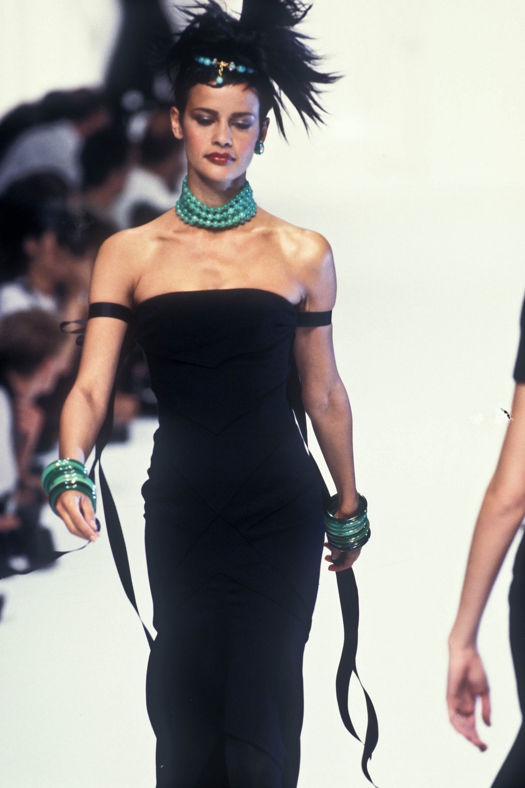 Fashion Classic: CHANEL Haute Couture Fall/Winter 1994 | Page 3 ...