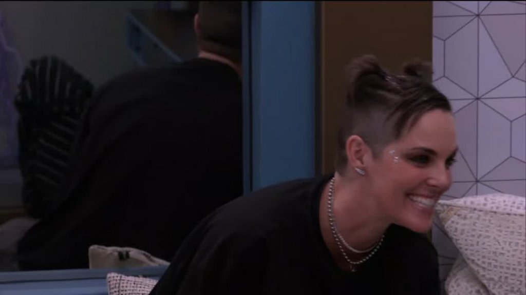 [Image: zw9ze7kr2pt1.jpg]