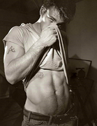 Chris-Evans-superficial-guys-179