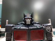 Masterpiece-MP-49-Black-Convoy1
