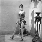 madeline-smith-c03