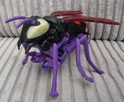 Buzzworthy-Bumblebee-Creatures-Collide-Skywasp-01