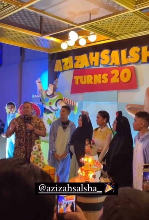 Momen Andre Rosiade beri doa untuk Azizah di ulang tahun yang ke-20.