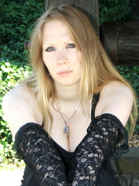 Goth-(76)