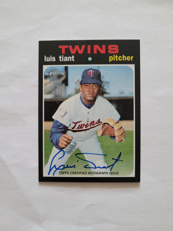 2020 Topps Heritage High Number Real One Autographs Luis Tiant-1