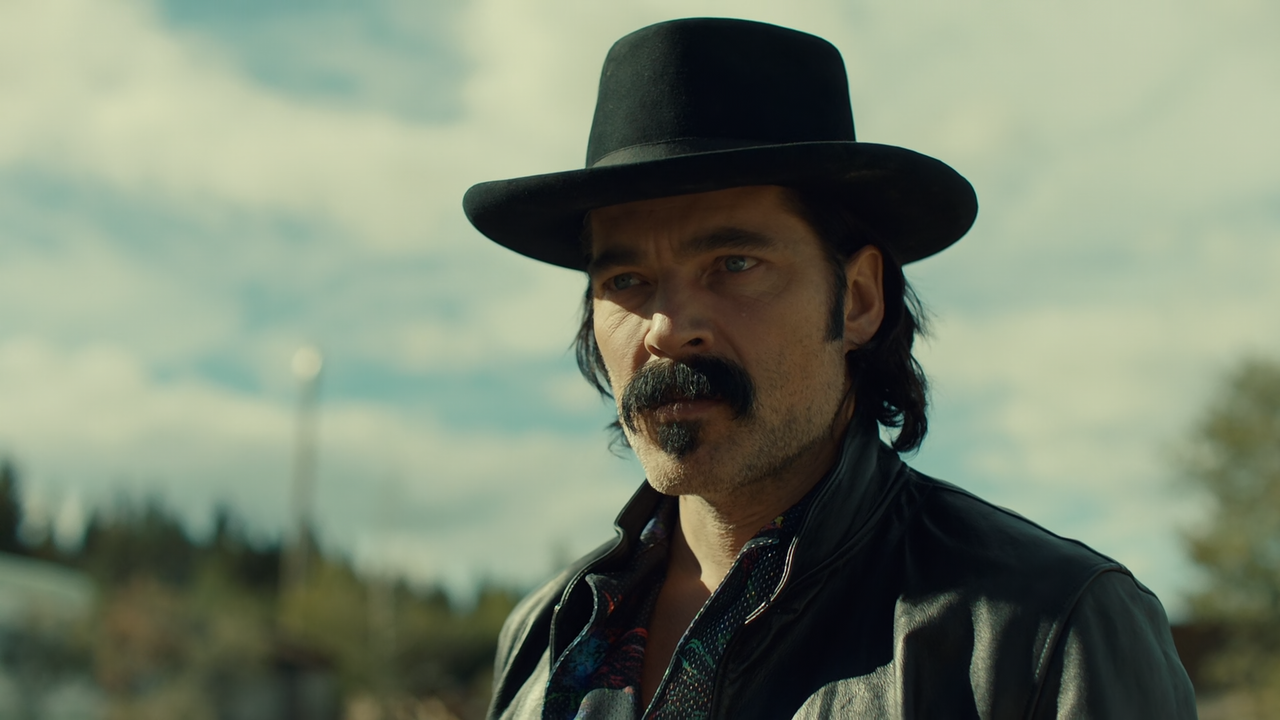 Wynonna.Earp.S04E11.Better.Dig.Two.1080p.10bit.AMZN.WEB-DL.AAC5.1.HEVC-Vyndros.mkv_snapshot_27.39_[2