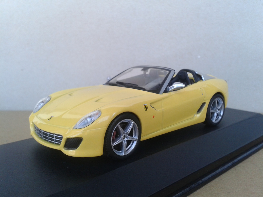 2010 Ferrari SA Aperta (Ixo - nº11 Ferrari GT Collection) (3)