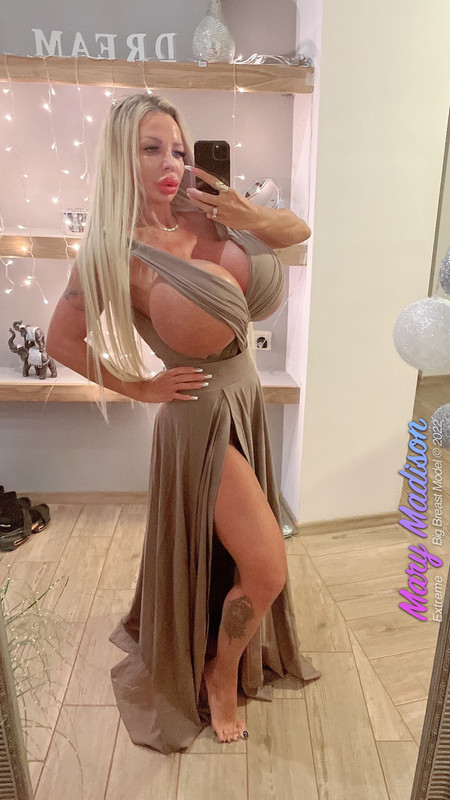 Mary-Madison-big-boobs-hungary-26437-(story)