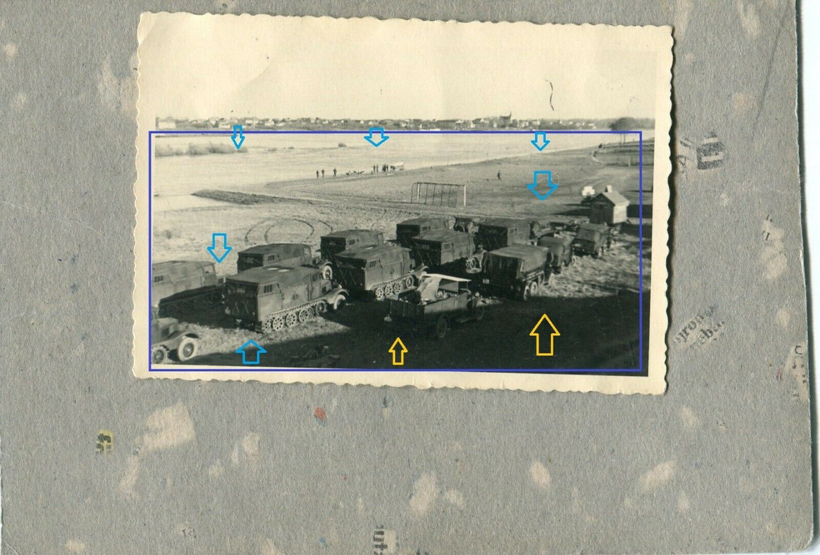 Foto Aufstellung von Panzer Spähwagen Halbkette Gruppe