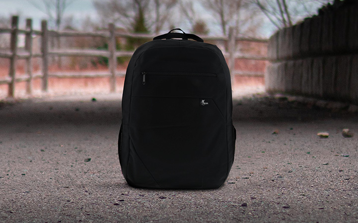 Bulto Xtech Bristol mostrando su diseño moderno y compartimentos.