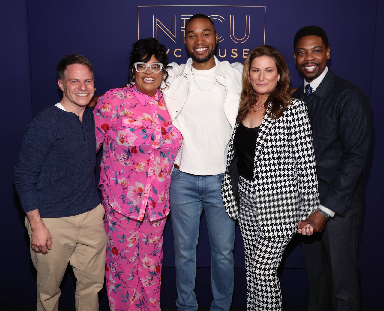 1398578942 NBCU FYC House American Auto Carpet l