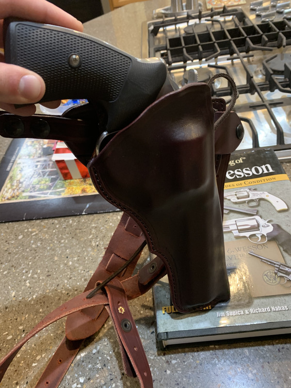 B8478422-5180-494C-844A-15F0622C3837