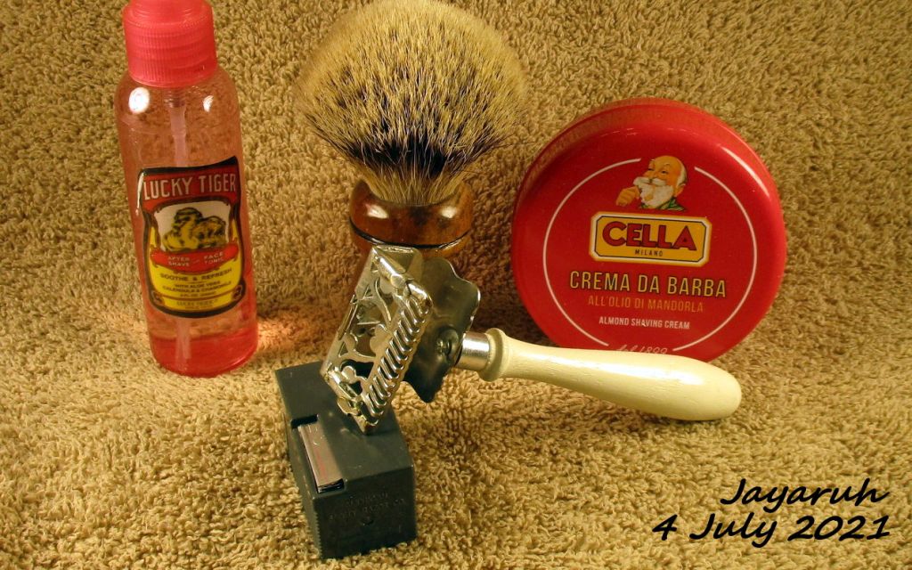 [Image: sos210704.jpg]